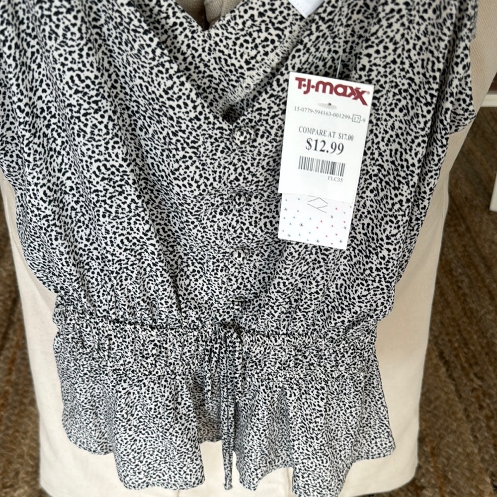 Sienna Sky Black and White Patterned Sleeveless Top - Picture 2 of 4